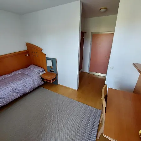 Longstayhostel