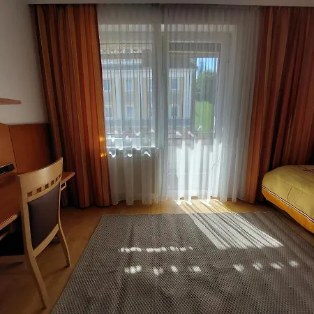 Longstayhostel Hostel Bad Schallerbach
