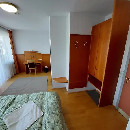Longstayhostel Hostel Bad Schallerbach