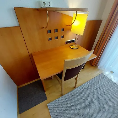 Longstayhostel * Bad Schallerbach