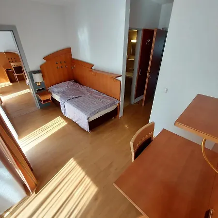 Hostel Longstayhostel *