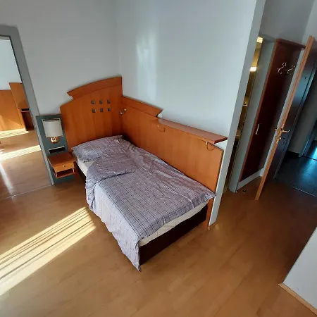 Hostel Longstayhostel *